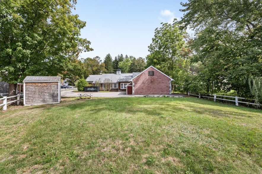 More Photos Of 11 Maple St, West Newbury Office For Sale