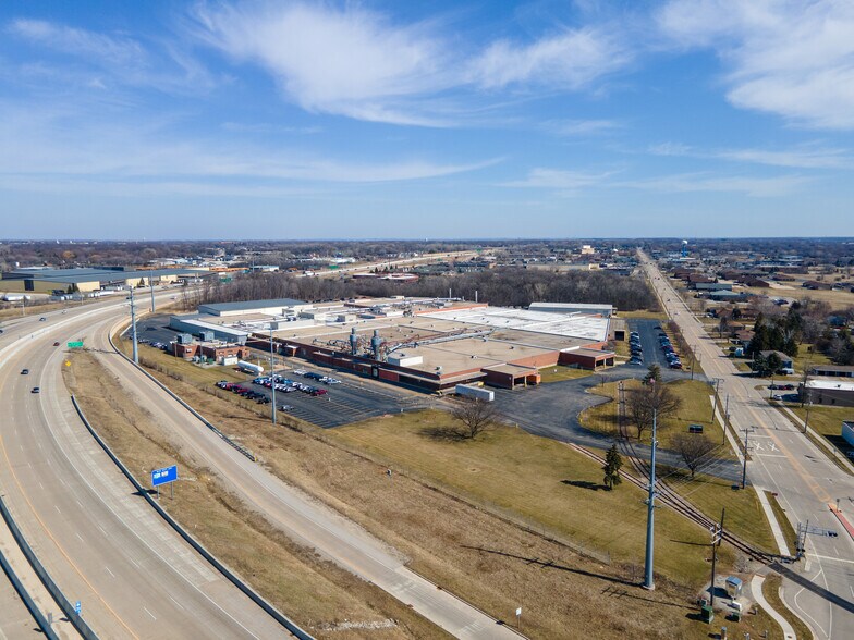 More Photos Of 800 Midway Rd, Menasha Manufacturing For Sale