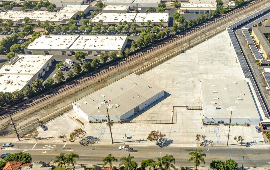 Primary Photo Of 922-926 S Lyon St, Santa Ana Unknown For Lease