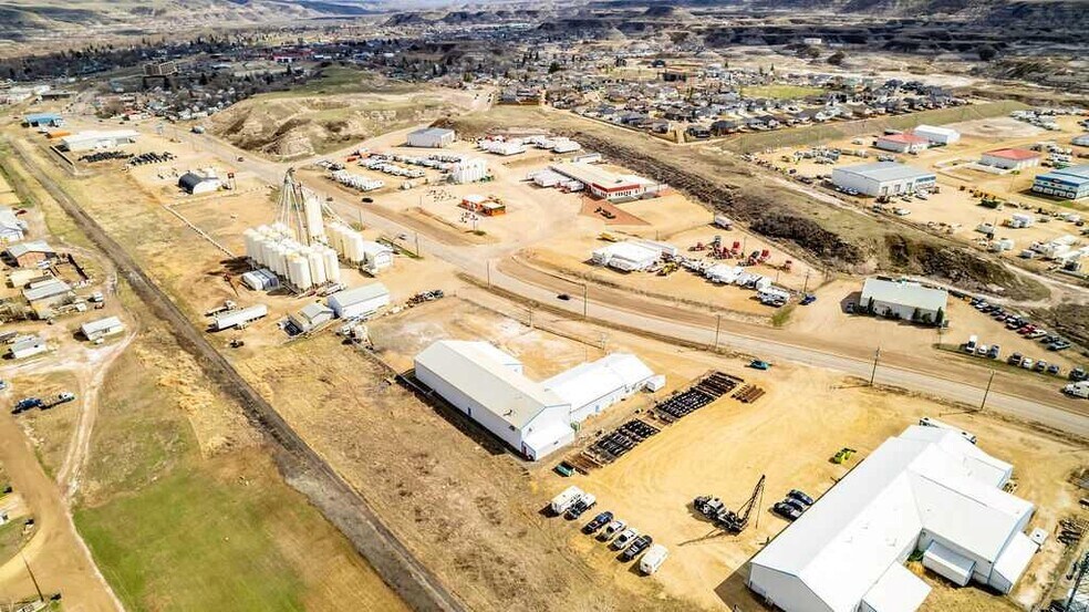 More Photos Of 800 S Railway Ave W, Drumheller Industrial For Lease