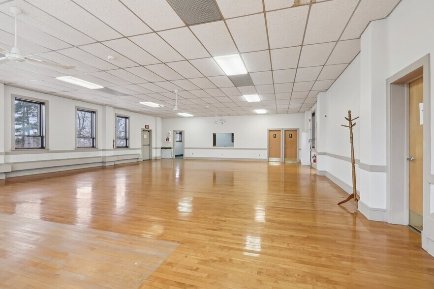 More Photos Of 2595 Yardville Hamilton Square Rd, Hamilton Office For Sale