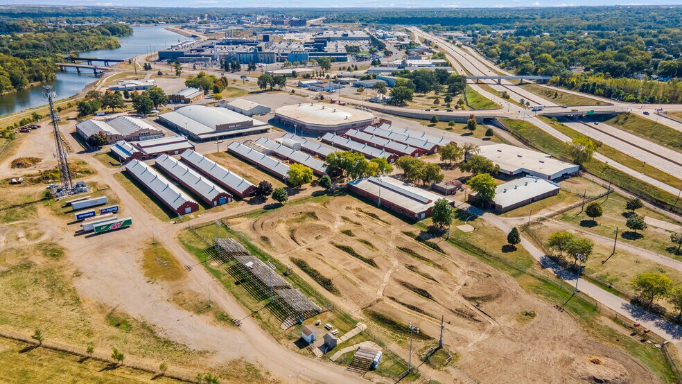 More Photos Of 204 Ansborough Ave, Waterloo Land For Sale