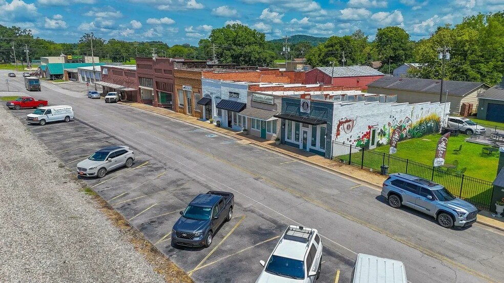 More Photos Of 46 Railroad Ave, Falkville Storefront For Sale