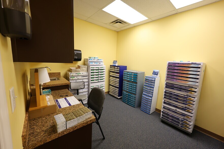 More Photos Of 1010 W Main St, Jacksonville Health Club For Sale