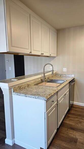More Photos Of 610 E Pine St, Lodi Apartments For Sale