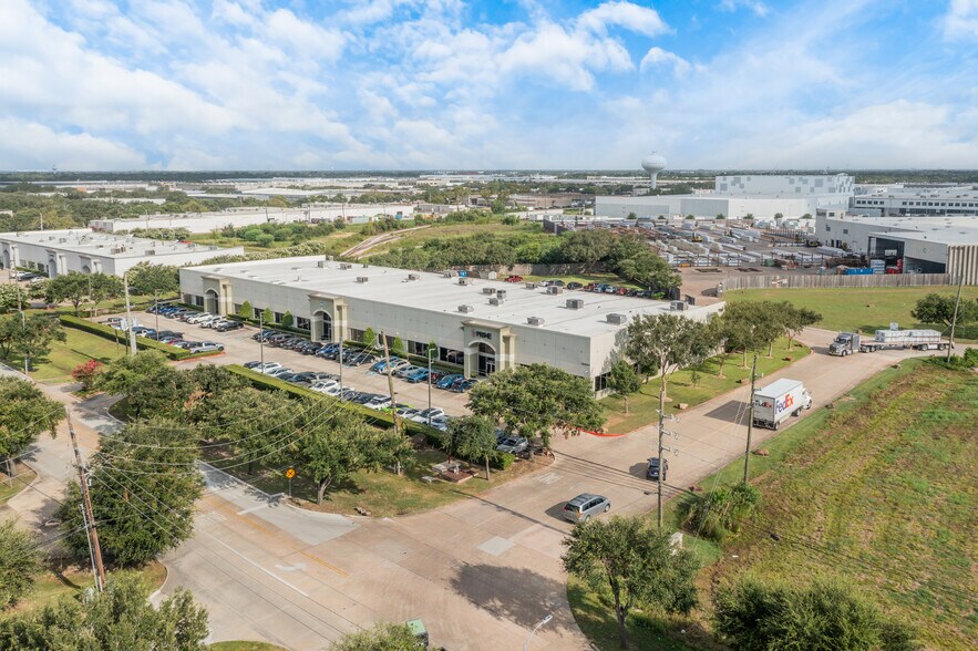 More Photos Of 12550 Reed Rd, Sugar Land Light Distribution For Lease