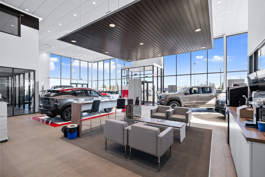 More Photos Of 2202 50 Av, Lloydminster Auto Dealership For Sale