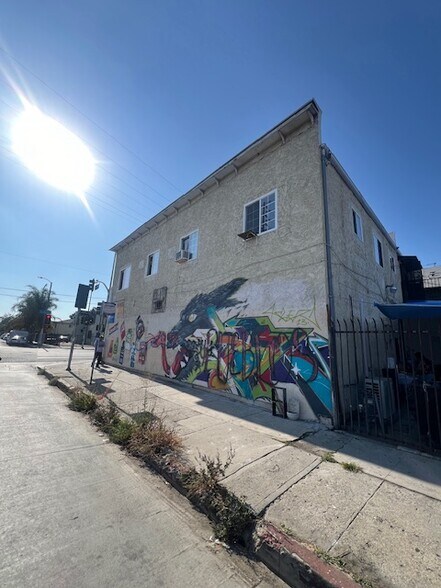 More Photos Of 5426 Compton Ave, Los Angeles Storefront Retail Residential For Sale