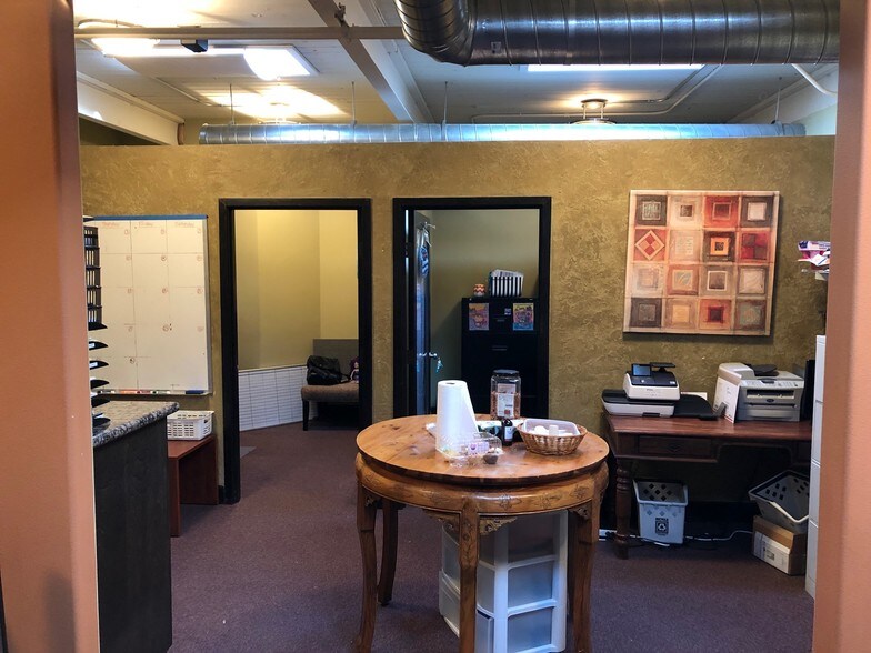 More Photos Of 112 E Stewart Ave, Puyallup Office For Lease