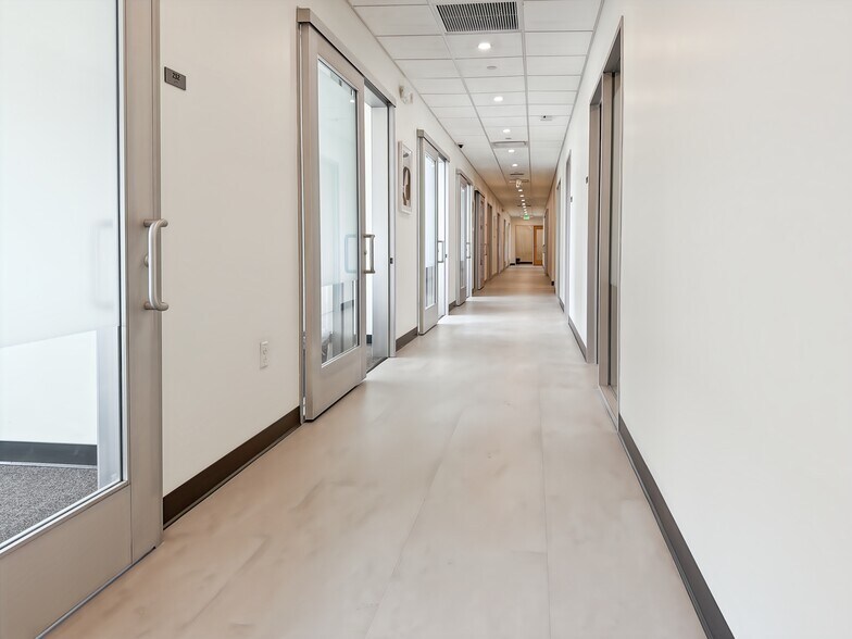 More Photos Of 1225 W 25th St, Norfolk Coworking Space