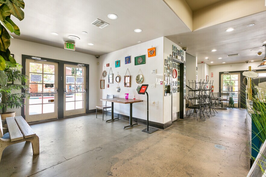 More Photos Of 534 S Myrtle Ave, Monrovia Restaurant For Lease