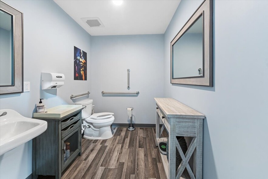 More Photos Of 148-150 Pearl St, Port Chester Auto Repair For Sale