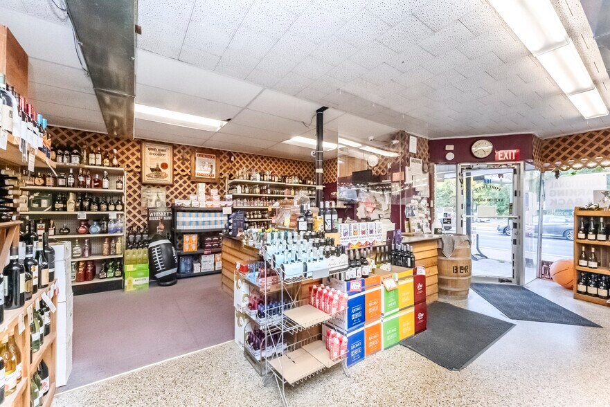 More Photos Of 180 Broadway, Port Ewen Storefront Retail Office For Sale