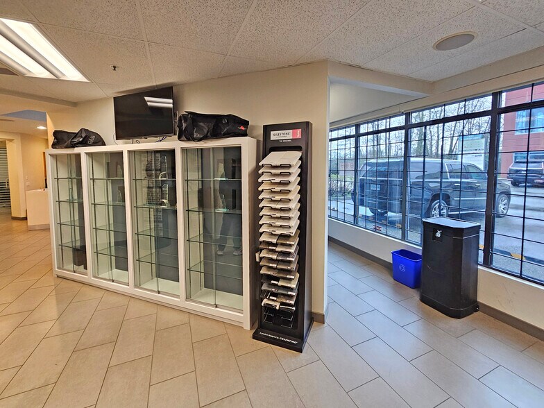 More Photos Of 1515 Broadway St, Port Coquitlam Warehouse For Sale