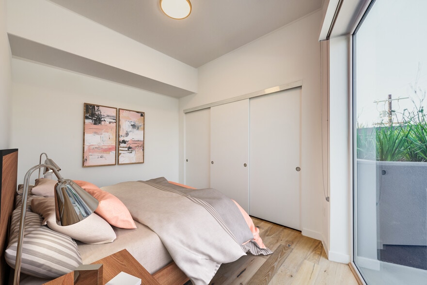 More Photos Of 5135 W Adams Blvd, Los Angeles Apartments For Lease