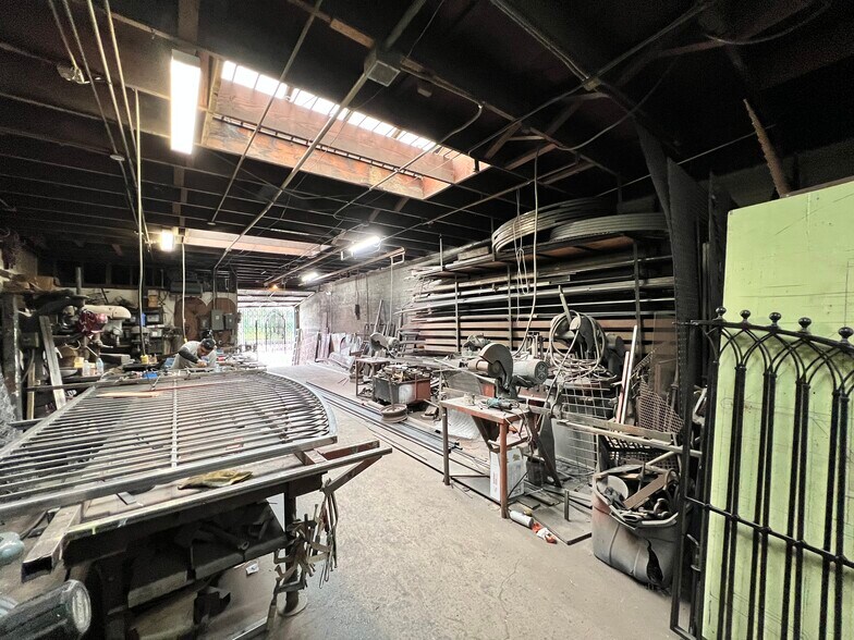 More Photos Of 6764 S Centinela Ave, Culver City Warehouse For Sale