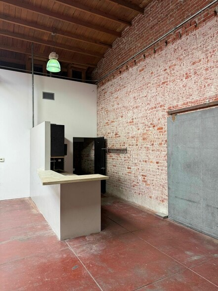 More Photos Of 1783 E Main St, Ventura Storefront For Sale