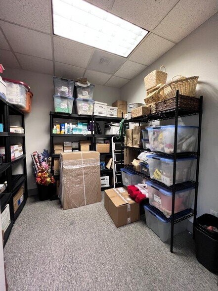 More Photos Of 415 Knollcrest Dr, Redding Office For Sale