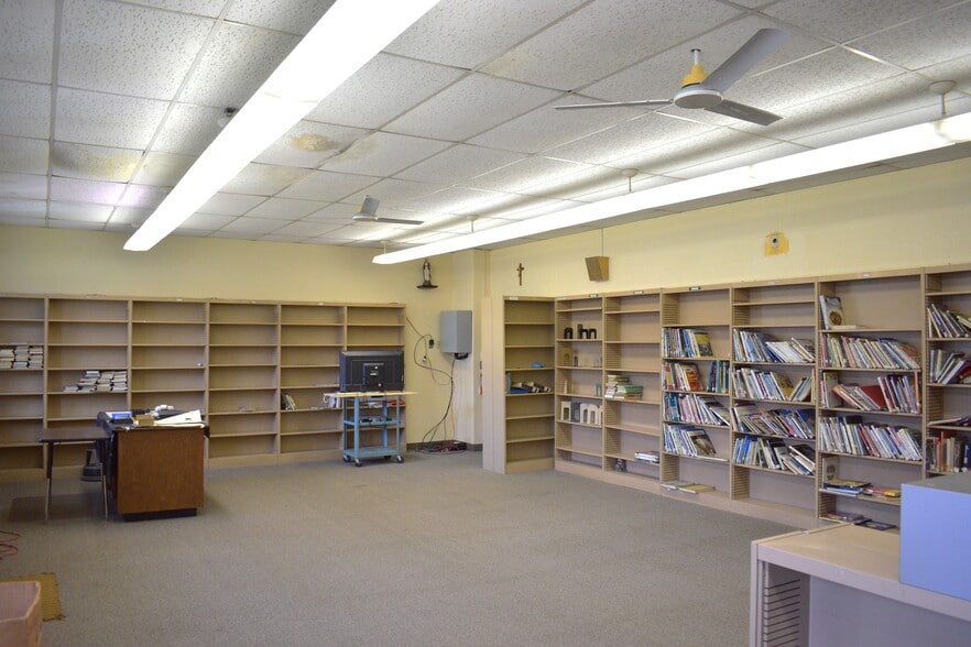 More Photos Of 35781 Stevens Blvd, Eastlake Schools For Sale