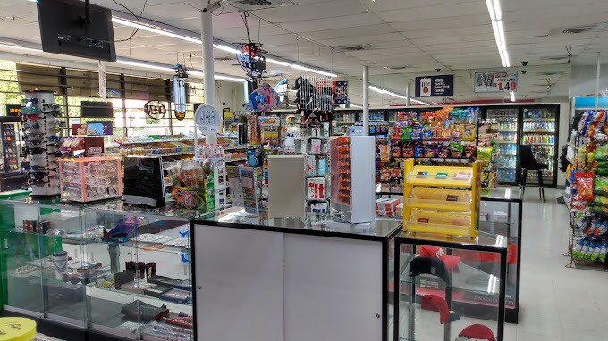 More Photos Of 620 E South St, Alvin Convenience Store For Sale