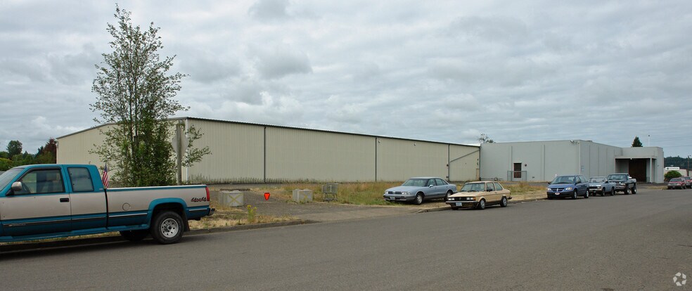 More Photos Of 1305 S Bertelsen Rd, Eugene Warehouse For Sale