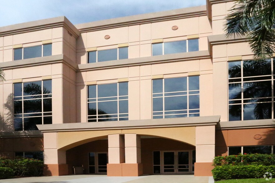More Photos Of 1560 Sawgrass Corporate Pkwy, Sunrise Office For Lease