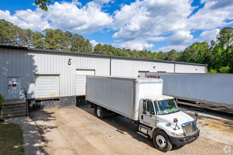 More Photos Of 360 Commerce Blvd, Bogart Distribution For Lease