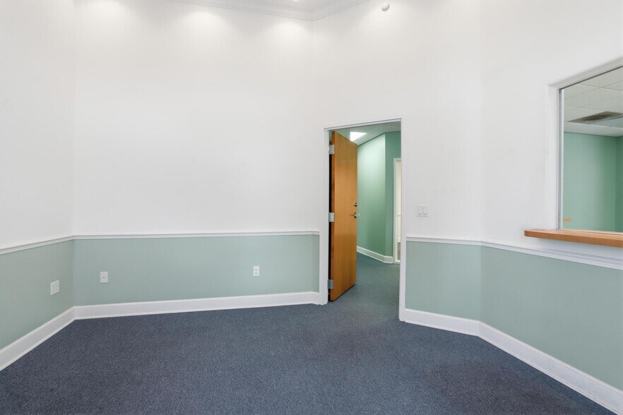 More Photos Of 344 S Woodland Blvd, Deland Office For Sale