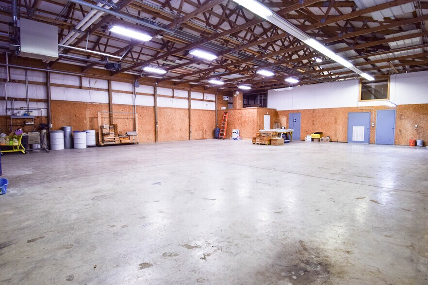 More Photos Of 1201 Old Hopewell Rd, Castalian Springs Showroom For Sale