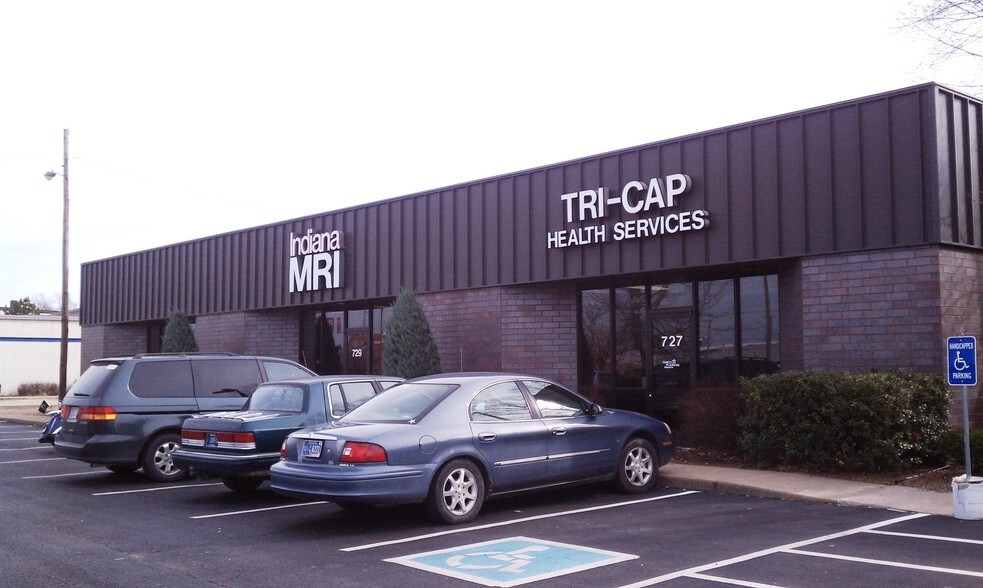 More Photos Of 711 John St, Evansville Office For Lease