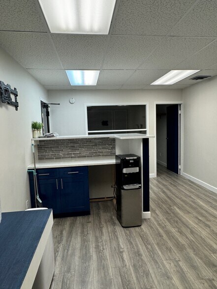 More Photos Of 499 Jericho Tpke, Mineola Office For Lease