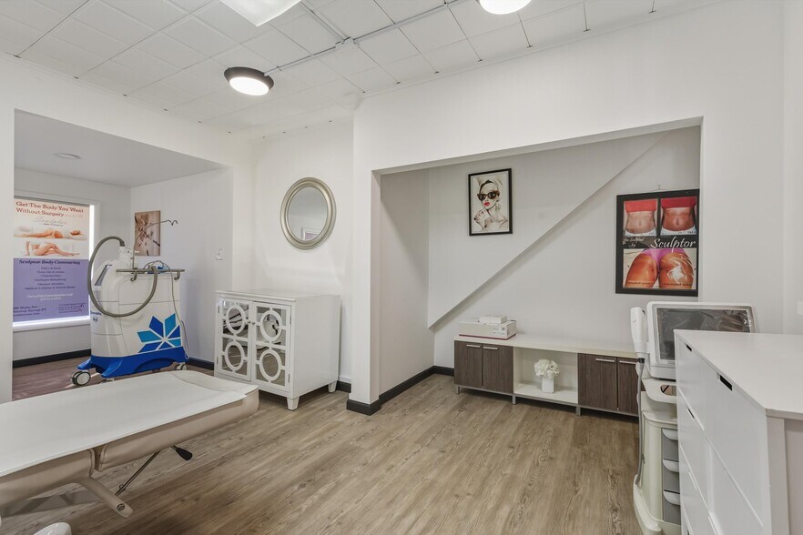 More Photos Of 460 Maple Ave, Saratoga Springs Storefront Retail Residential For Lease