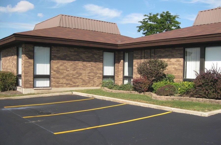 More Photos Of 4413 Roosevelt Rd, Hillside Office For Lease