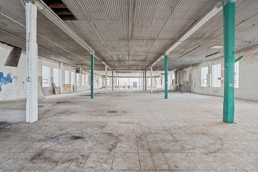 More Photos Of 731 E 14th St, Minneapolis Storefront Retail Office For Sale