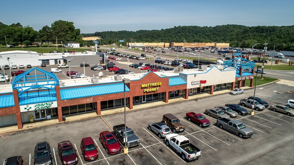More Photos Of 1906 Glenn Blvd SW, Fort Payne Storefront Retail Office For Lease