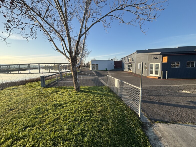 More Photos Of 101 S Coombs St, Napa Warehouse For Lease
