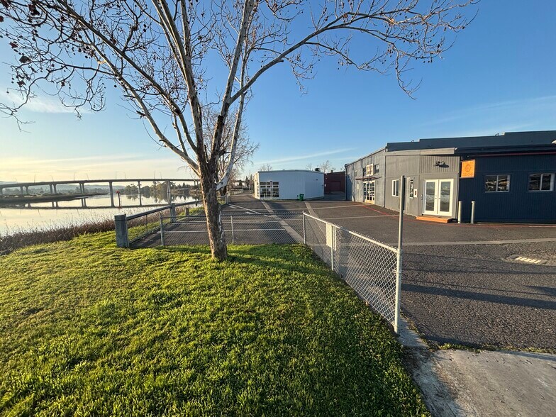 More Photos Of 101 S Coombs St, Napa Warehouse For Lease