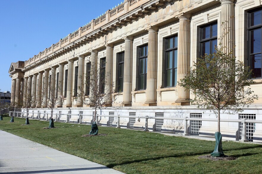 More Photos Of 1300 Jefferson Ave, Toledo Post Office For Lease