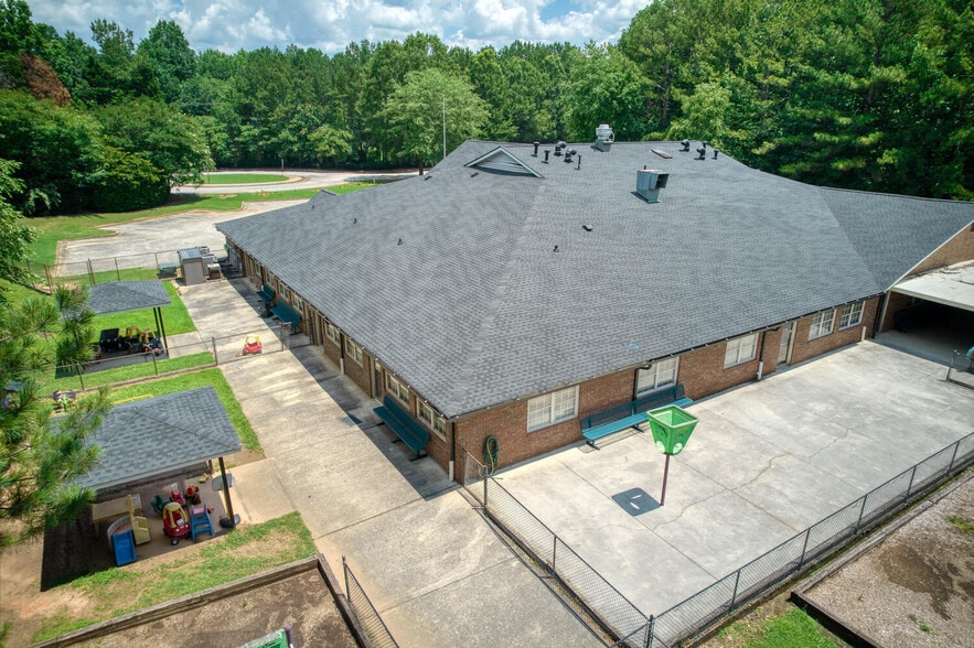 More Photos Of 2081 Mesa Valley Way, Austell Specialty For Sale