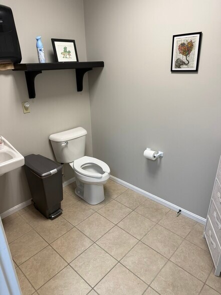 More Photos Of 8563 S Mason Montgomery Rd, Mason Loft Creative Space For Lease