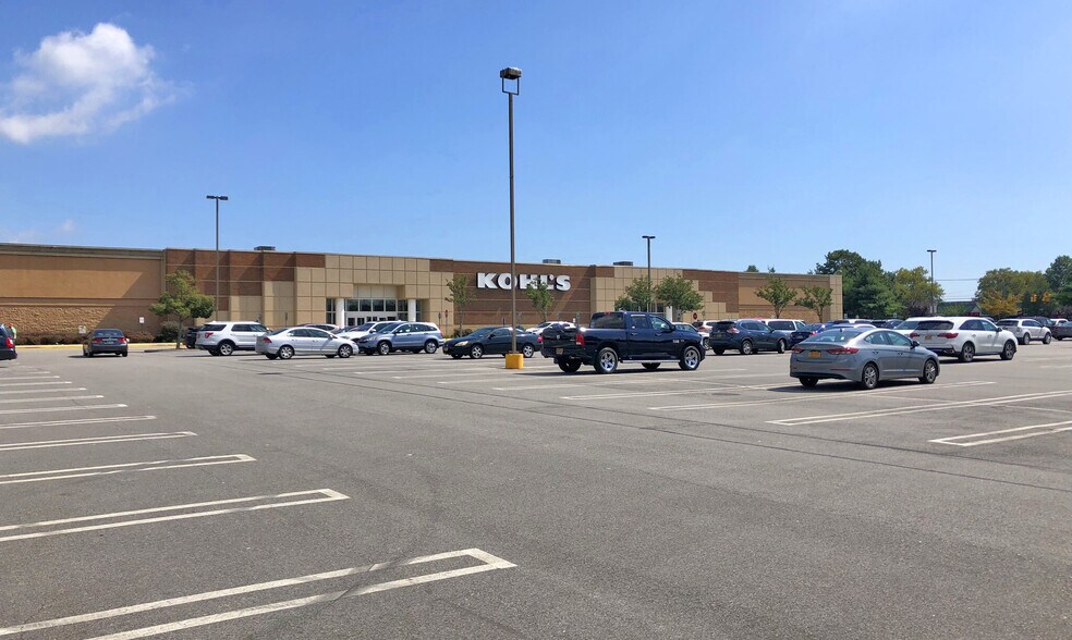 More Photos Of 403-421 Commack Rd, Deer Park Unknown For Lease