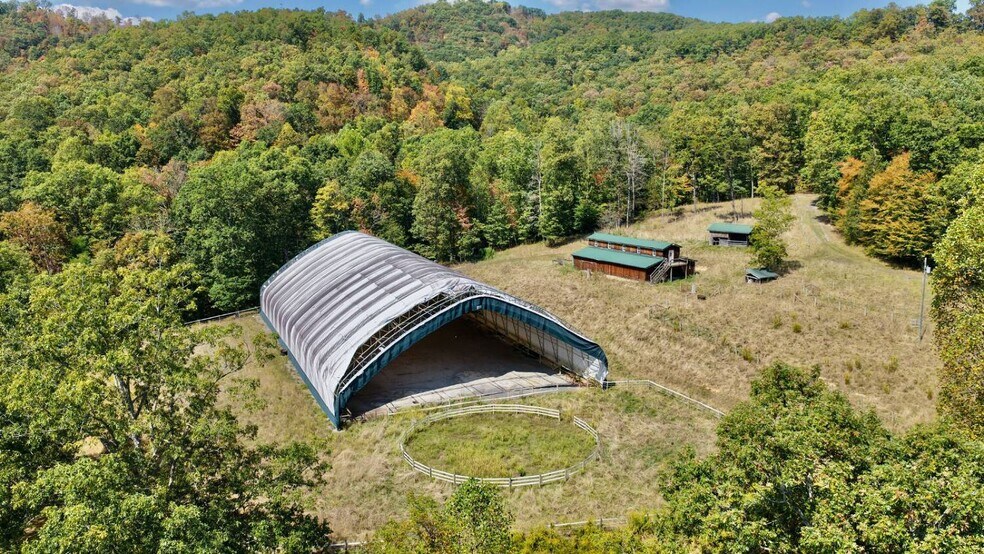 More Photos Of 158 Academy Lane Dr, Pence Springs Hotel For Sale