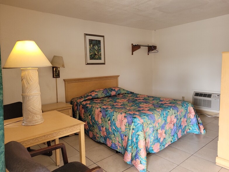 More Photos Of 3400 S US Highway 17/92, Casselberry Hotel For Sale