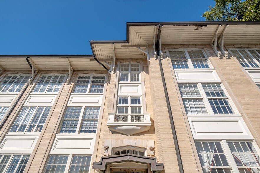 More Photos Of 1708 Peachtree St NW, Atlanta Medical For Sale