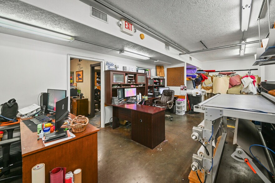 More Photos Of 20204 Schiel Rd, Cypress Warehouse For Sale