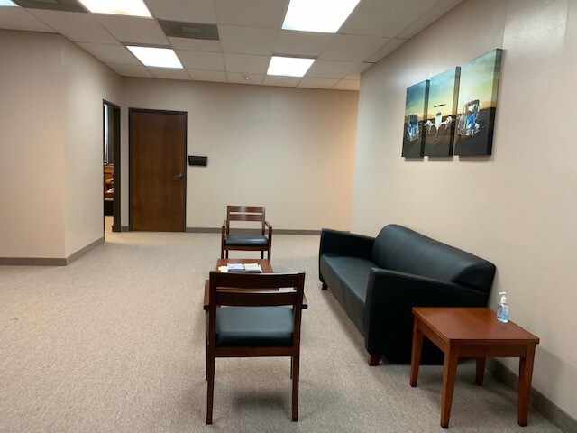 More Photos Of 1001 W Euless Blvd, Euless Medical For Lease