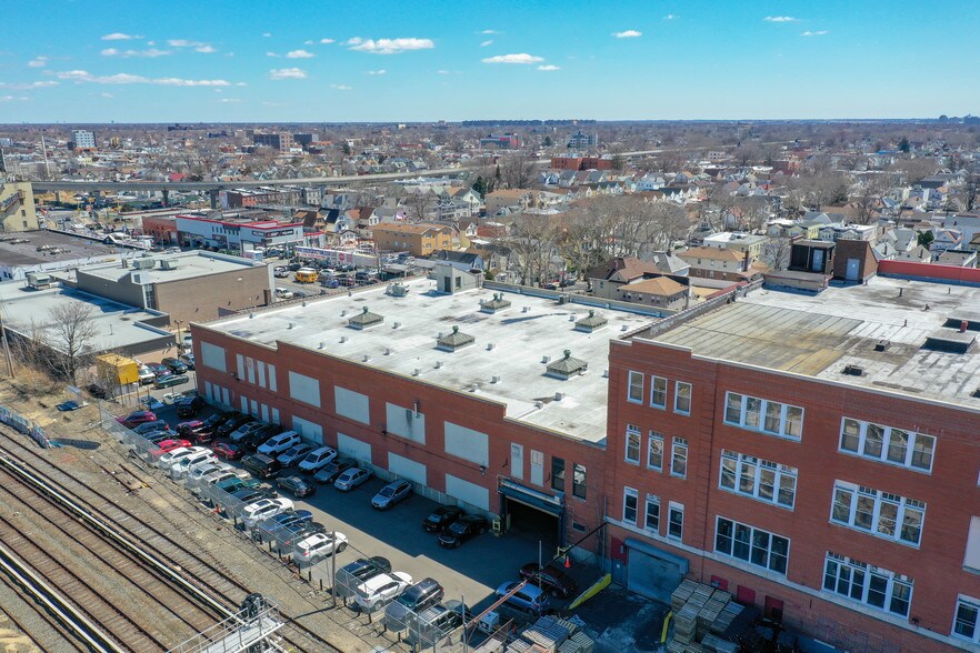 More Photos Of 132-05 Atlantic Ave, Richmond Hill Warehouse For Sale