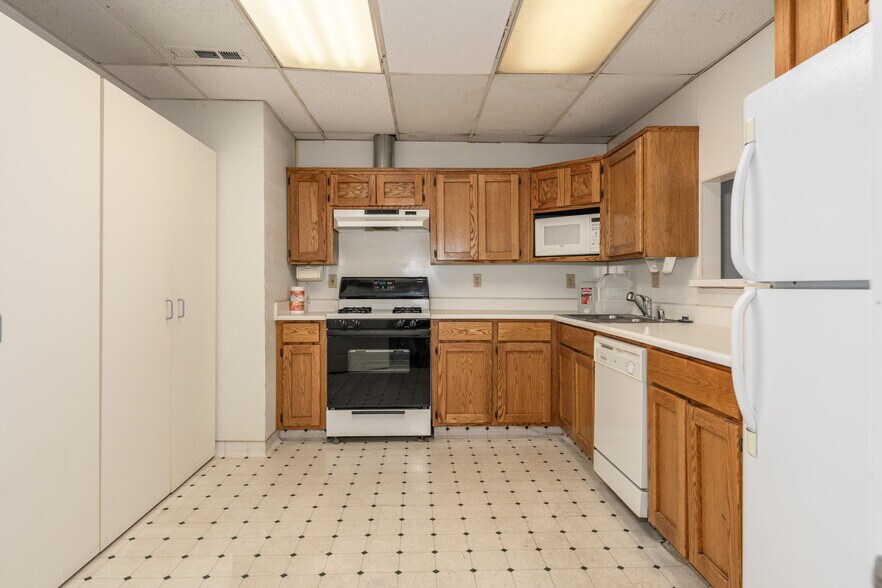 More Photos Of 1312 Robertson Blvd, Chowchilla Religious Facility For Sale