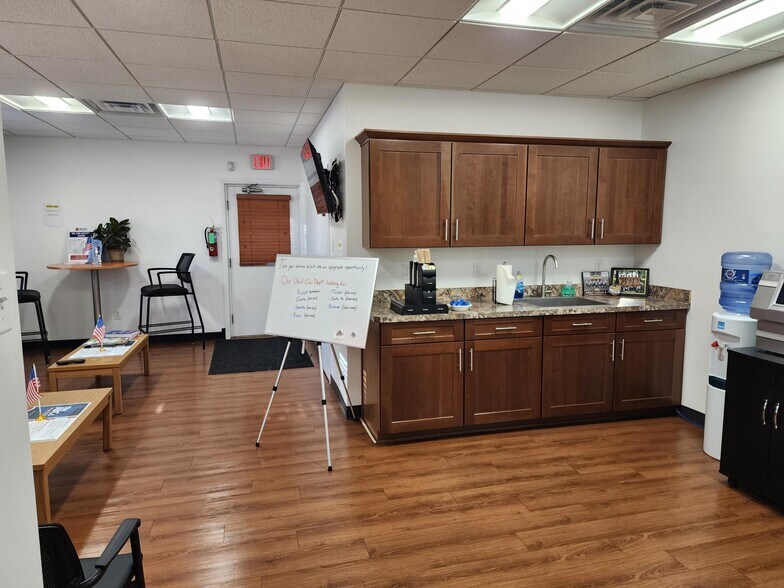 More Photos Of 2934 Valley Ave, Winchester Auto Dealership For Lease