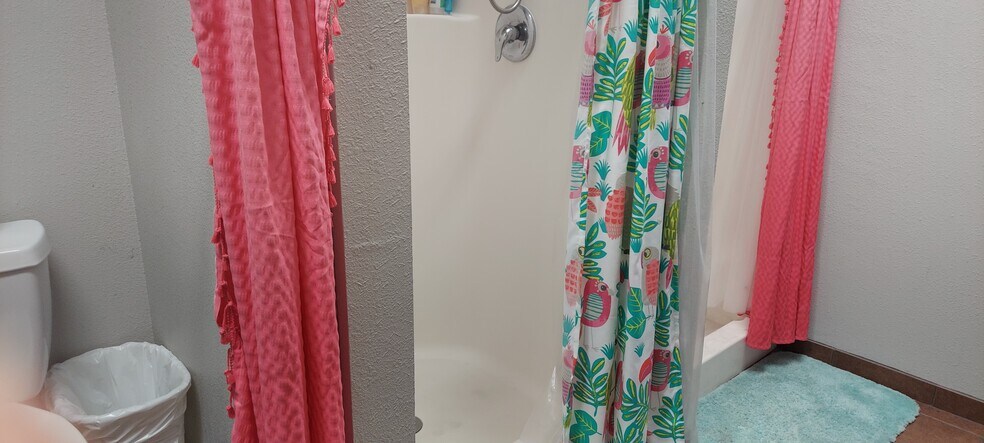 More Photos Of 4903 Golden Quail, San Antonio Storefront Retail Office For Sale